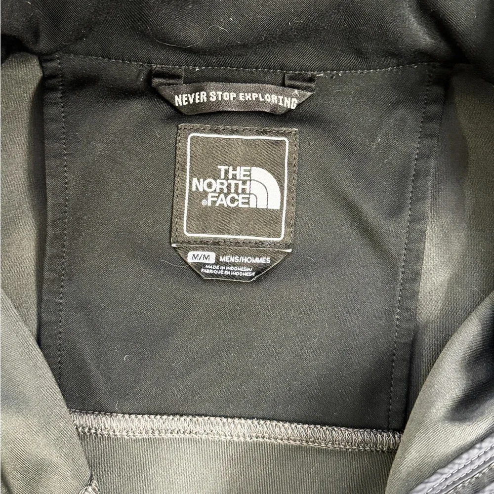 The North Face Black Jacket Men’s Medium Lightweight Zip Up Coat Outdoor